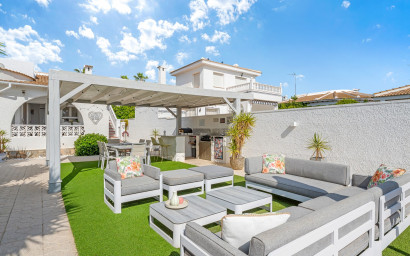 Revente - Villa -
Ciudad Quesada - Pueblo Bravo