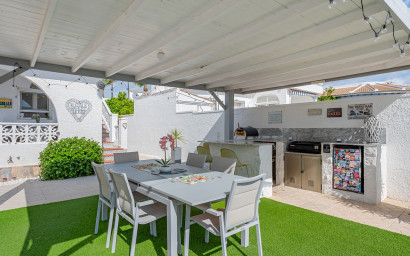 Revente - Villa -
Ciudad Quesada - Pueblo Bravo