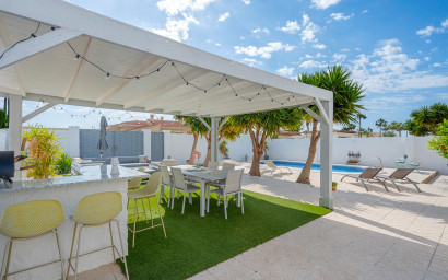 Revente - Villa -
Ciudad Quesada - Pueblo Bravo