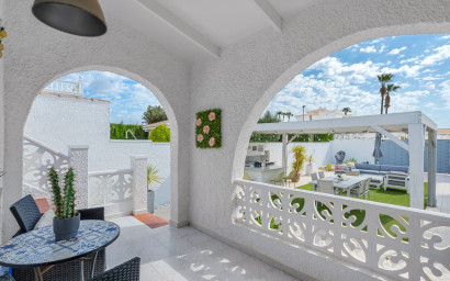 Revente - Villa -
Ciudad Quesada - Pueblo Bravo