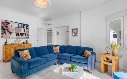 Revente - Villa -
Ciudad Quesada - Pueblo Bravo