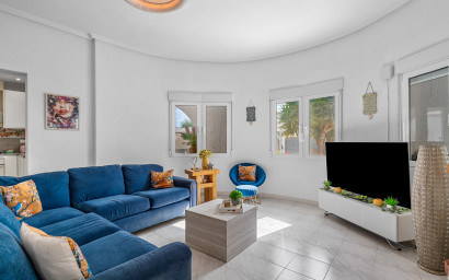 Revente - Villa -
Ciudad Quesada - Pueblo Bravo