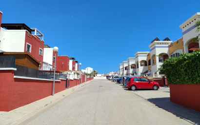 Herverkoop - Plat -
Torrevieja - Los Altos