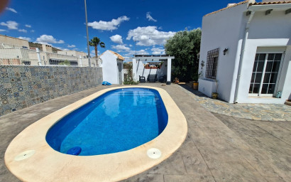 Revente - Villa -
Fortuna - Urbanizacion Las Kalendas