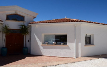 Resale - Villa -
Petrer