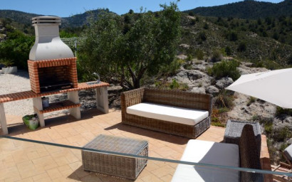Resale - Villa -
Petrer