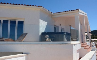Resale - Villa -
Petrer