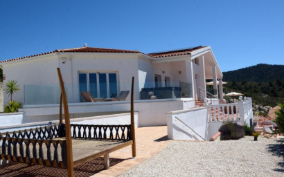 Resale - Villa -
Petrer