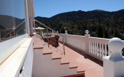 Resale - Villa -
Petrer