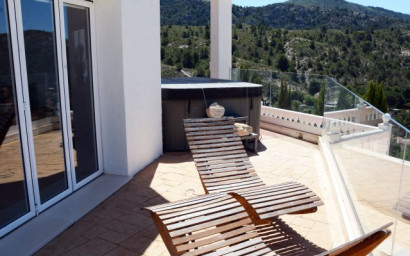 Resale - Villa -
Petrer