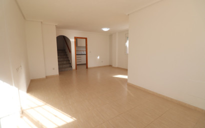 Herverkoop - Herenhuis -
Ciudad Quesada - Lo Marabu