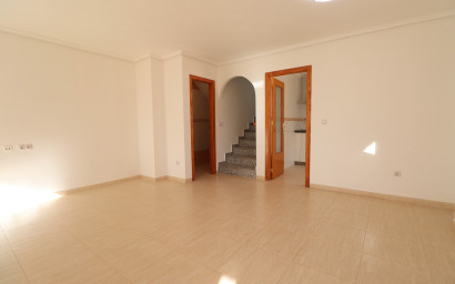 Herverkoop - Herenhuis -
Ciudad Quesada - Lo Marabu