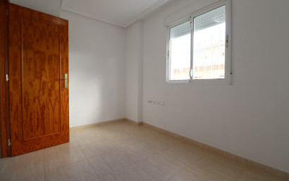 Herverkoop - Herenhuis -
Ciudad Quesada - Lo Marabu