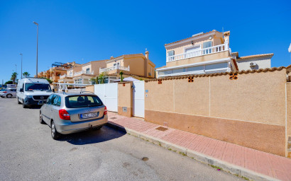 Revente - Villa -
Orihuela Costa - Lomas de Don Juan