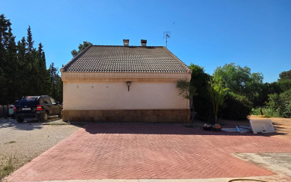 Resale - Finca - Country Property -
Yecla