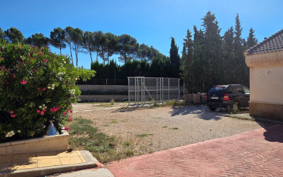 Resale - Finca - Country Property -
Yecla
