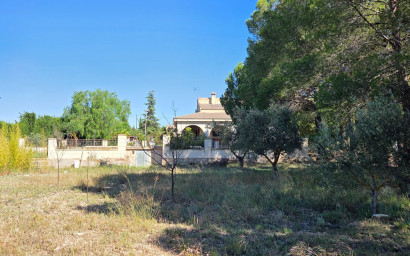 Resale - Finca - Country Property -
Yecla