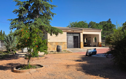 Resale - Finca - Country Property -
Yecla