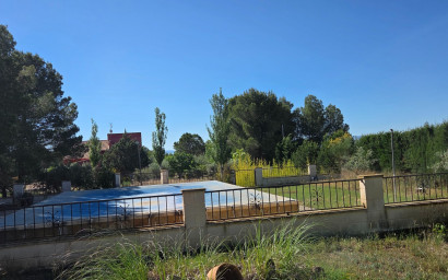 Resale - Finca - Country Property -
Yecla