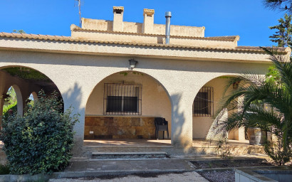 Resale - Finca - Country Property -
Yecla