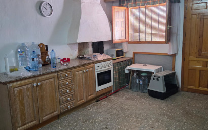Revente - Maison de campagne -
Yecla