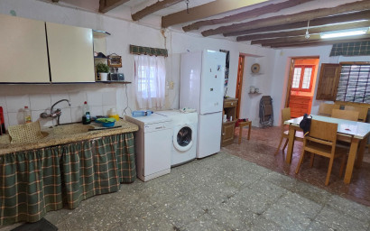 Revente - Maison de campagne -
Yecla
