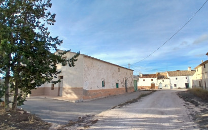 Revente - Maison de campagne -
Yecla