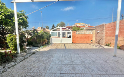 Revente - Villa -
Orihuela Costa - Los Almendros-la Florida