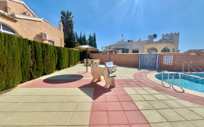 Revente - Villa -
Orihuela Costa - Los Almendros-la Florida