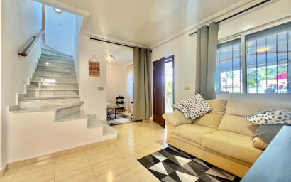 Revente - Villa -
Orihuela Costa - Los Almendros-la Florida