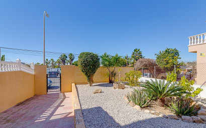 Herverkoop - Bungalow -
Torrevieja - La Siesta - El Salado - Torreta