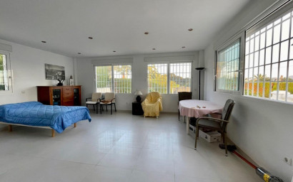 Resale - Villa -
Benidorm - Urbanizaciones