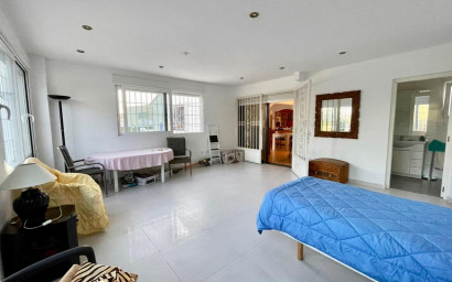 Resale - Villa -
Benidorm - Urbanizaciones