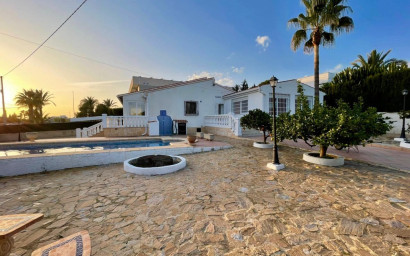 Resale - Villa -
Benidorm - Urbanizaciones