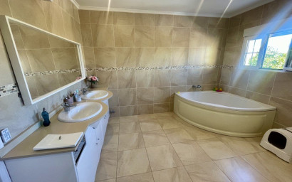 Revente - Villa -
Urb. La Marina - Inland