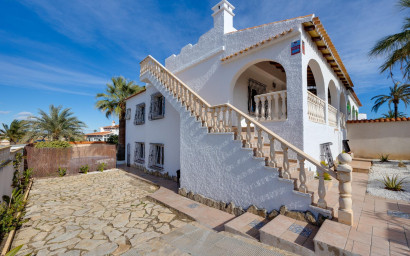 Revente - Villa -
Torrevieja - La Siesta - El Salado - Torreta