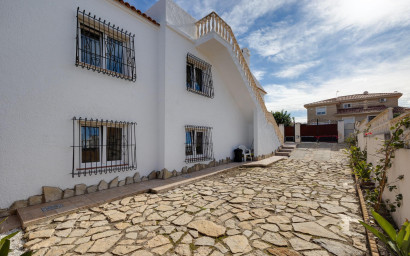 Revente - Villa -
Torrevieja - La Siesta - El Salado - Torreta