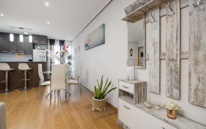 Resale - Apartment -
Torrevieja - Centro