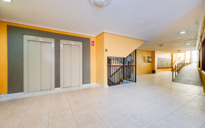 Resale - Apartment -
Torrevieja - Centro
