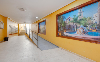 Resale - Apartment -
Torrevieja - Centro