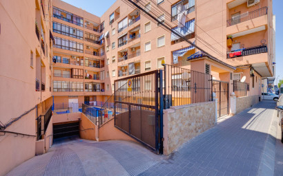 Resale - Apartment -
Torrevieja - Centro