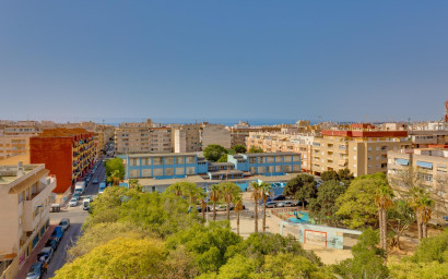 Resale - Apartment -
Torrevieja - Centro