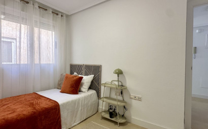 Herverkoop - Plat -
Torrevieja - Costa Blanca