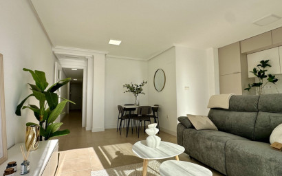 Herverkoop - Plat -
Torrevieja - Costa Blanca