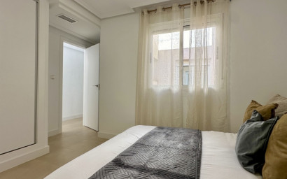 Herverkoop - Plat -
Torrevieja - Costa Blanca