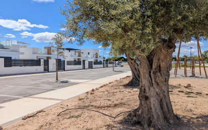 Revente - Villa -
Roldan - Inland