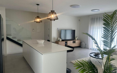Revente - Villa -
Roldan - Inland