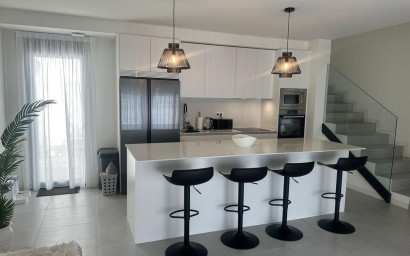 Revente - Villa -
Roldan - Inland