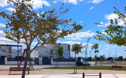 Revente - Villa -
Roldan - Inland