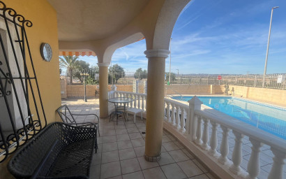Revente - Villa -
Gea y Truyols - Inland